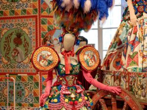 В Париже стартовала новая выставка «От сердца к руке Dolce & Gabbana» в Гран-Пале